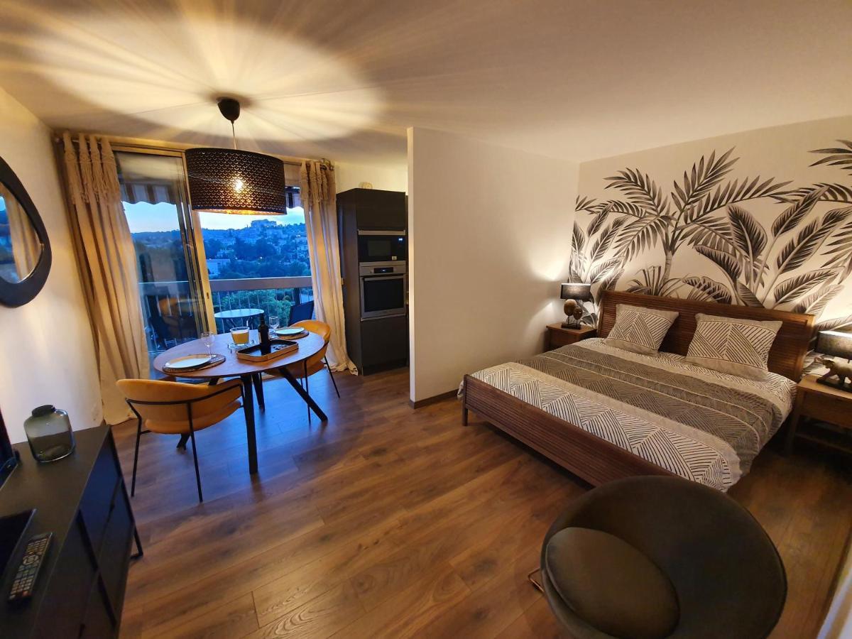 La Loge Du Chateau ! "Climatise" Gréoux-les-Bains Екстериор снимка